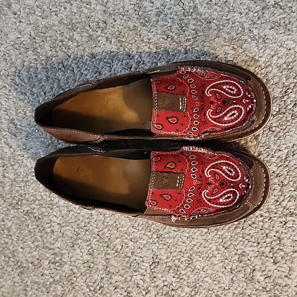 Ariat Cruiser shoes